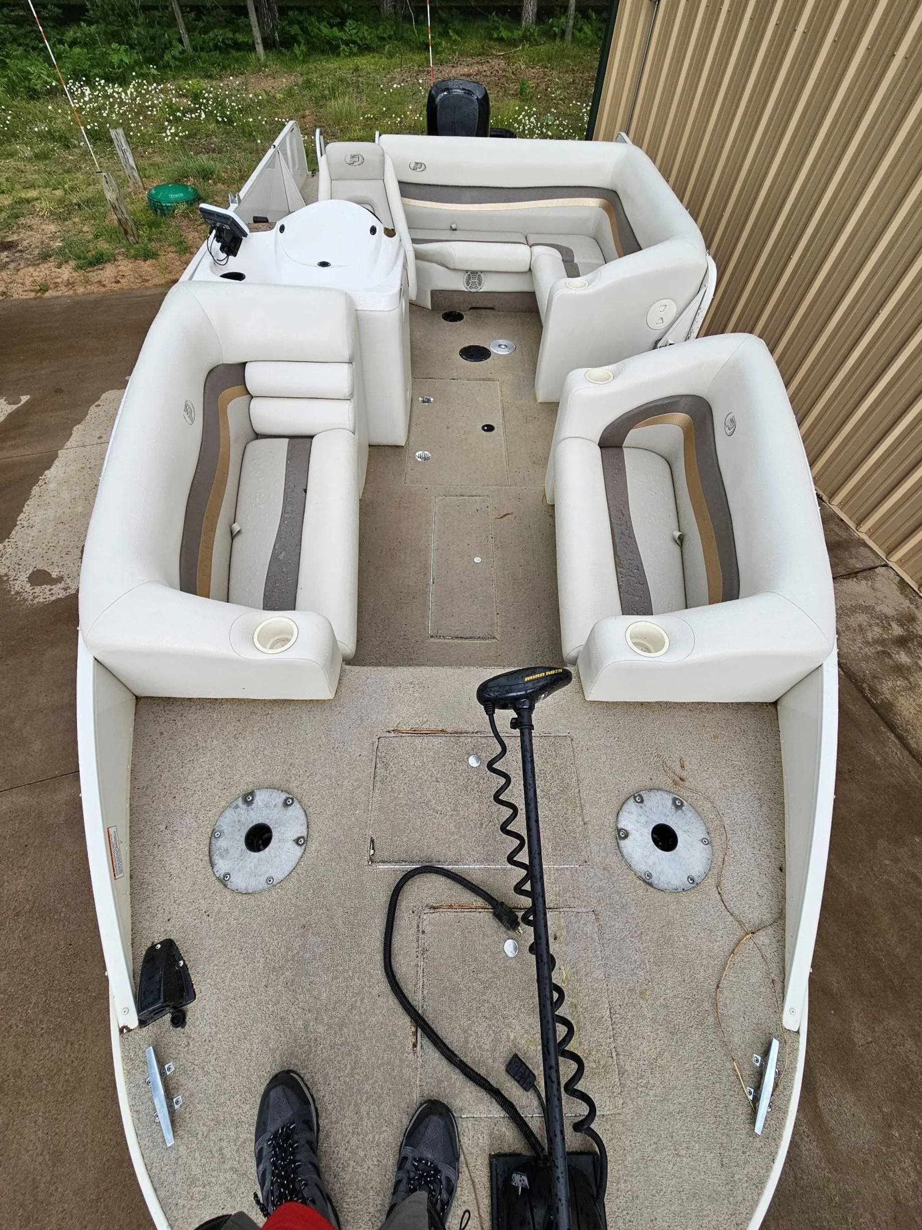 SOLD - 2004 Princecraft Ventura 191 Deckboat — Premier Powersports